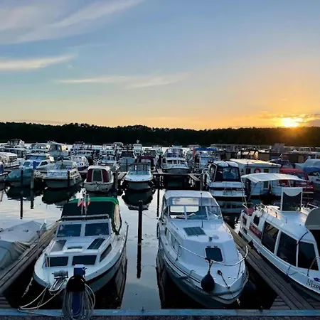 Am Mirower See, * Mirow